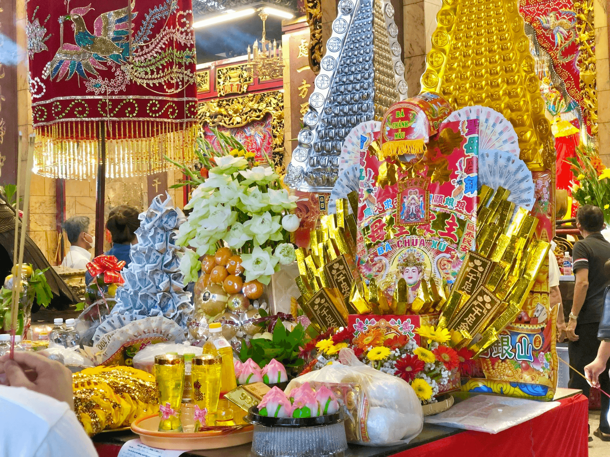 Mâm cúng Bà chúa xứ châu đốc
