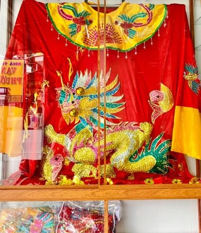 ÁO BÀ RỒNG NỔI NGŨ SẮC