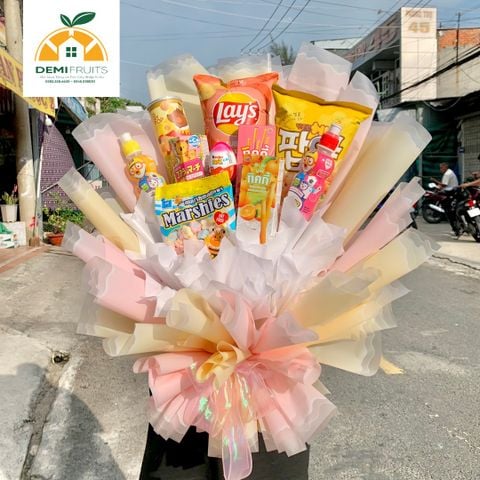 TRỤ BÁNH SINH NHẬT